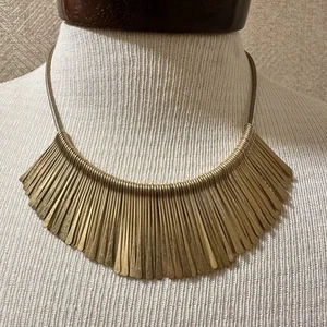 Collana Stella & Dot Essential Frange Metallo Tono Oro con Chiusura Aragosta Ottime Condizioni - Foto 1 di 9