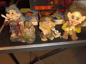 3 TROLL MEDI DA COLLEZIONE COME DA FOTO - Foto 1 di 2