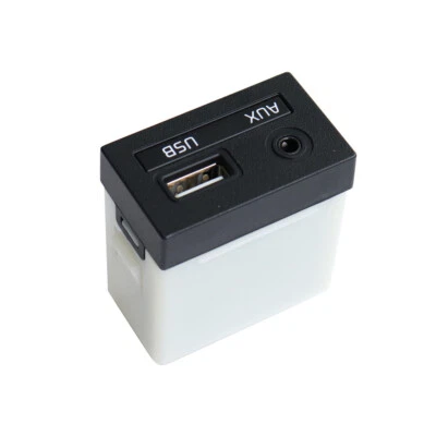 Conjunto de enchufe auxiliar y USB 96120-A7600 para KIA Forte Forte5 Cerato K3 2016-2019 Foto 1 de 4