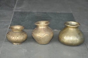 Ollas de agua bendita de latón macizo hechas a mano grabadas con incrustaciones vintage de 3 piezas - Imagen 1 de 8