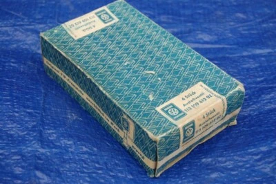 Genuine NOS VW Exhaust Valves x 4 in Original box for VW flat 4 aircooled engine - image 1 of 4
