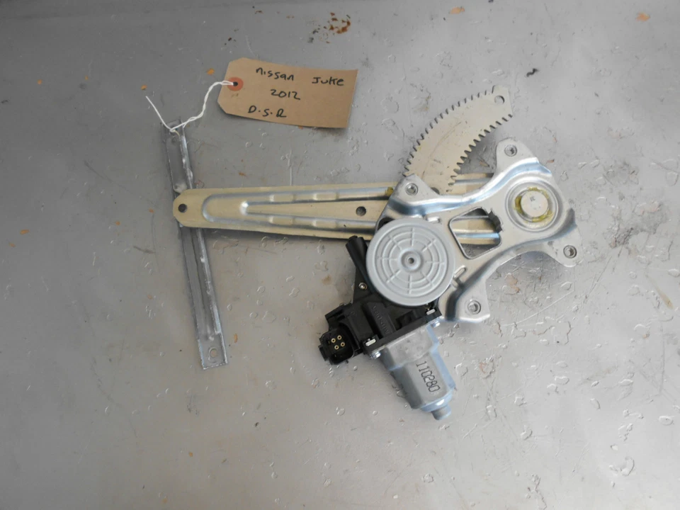 NISSAN JUKE 2012 5 DOOR OSR DRIVER SIDE REAR WINDOW REGULATOR 82731CV01B - Image 1 of 2