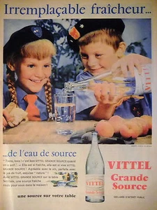 PUBLICITÉ DE PRESSE 1959 VITTEL GRANDE SOURCE SUR VOTRE TABLE - BÉRET - SCOUT - Imagen 1 de 1