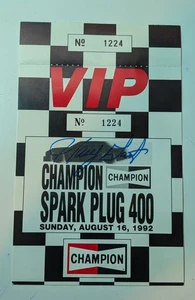 Harry Gant signiert 1992 Michigan Ticket VIP Pass Auto JSA COA NASCAR ältester Sieg - Bild 1 von 2