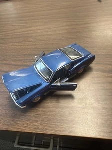 Maisto 1967 Ford Mustang GT DieCast Metallmodell Maßstab 1:24 blau Mustang GT - Bild 1 von 14
