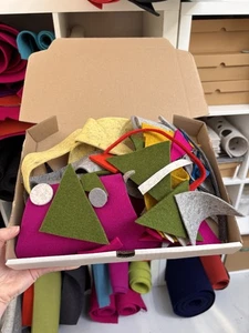 100% Wool Felt Off-cuts / Remnants Various Colours /Sizes - Picture 1 of 5
