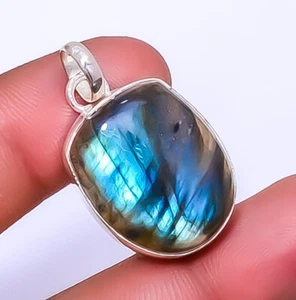 Labradorite - Canada 925 Sterling Silver Jewelry Pendant 1.37" P7319-39 - Picture 1 of 1