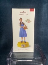 Hallmark 2018 Keepsake The Wizard of Oz “Over The Rainbow” Magic Ornament NIB