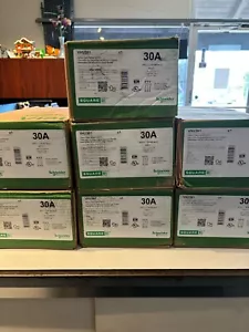 INTERRUPTOR DE SEGURIDAD DE ALTA RESISTENCIA CUADRADO D VHU361 30A 600V - Imagen 1 de 5