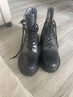 ГРЯЗНАЯ ПРАЧЕЧНАЯ Roadie черный/белый горошек лодыжки дождя ботинки Sz9 - Изображение 1 из 4