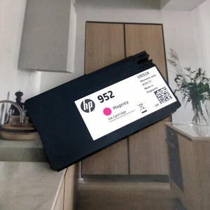 OEM HP 952 Magenta Ink Cartridge - Picture 1 of 1