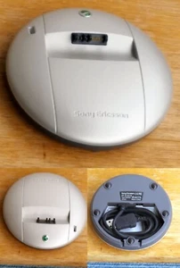 Sony Ericsson KRY 105 183 R1B Tischlade- Docking-Station DSS-20 USB-charger+ Dat - Zdjęcie 1 z 7