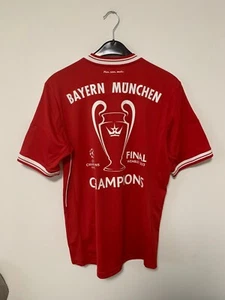 NUOVA maglia Adidas Bayern Monaco CL vincitrice 2013 taglia M - Foto 1 di 2