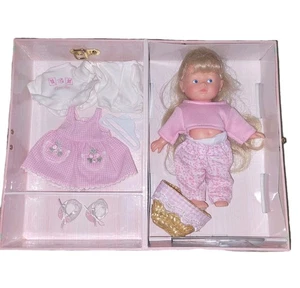 Vintage Corolle Les Minis 8" Puppe mit Kleidung & Koffer - Bild 1 von 20