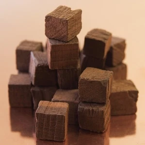 Cubos de roble húngaro tostado medio 1 libra - Imagen 1 de 1