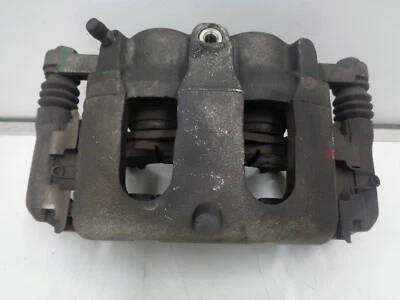 Pinza de freno delantera derecha Ford Taurus 2010-2019 sin equipamiento policial OEM AK200335 Foto 1 de 4