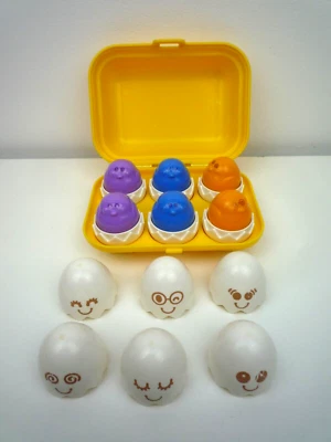 VINTAGE 1993 TOMY HIDE & SQUEAK EGG SHAPE SORTER EDUCATIONAL TOY - Image 1 of 4