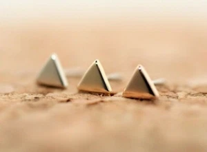 14K Solid Gold Polished Triangles Piercing, Body Jewelry 25g Threadless pin - Picture 1 of 4
