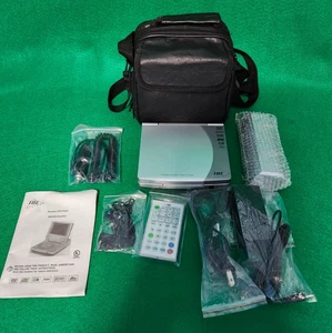 NUEVO T.D.E. Reproductor de DVD/CD/MP3 portátil Systems W17P0035 con estuche y accesorios - Imagen 1 de 10
