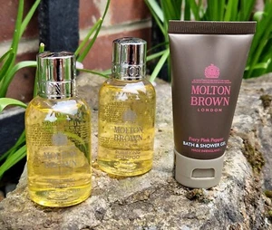 Molton Brown Pack Bad Duschgel Feurig Pink Pfeffer Indisch Kresse Shampoo Reise - Bild 1 von 3
