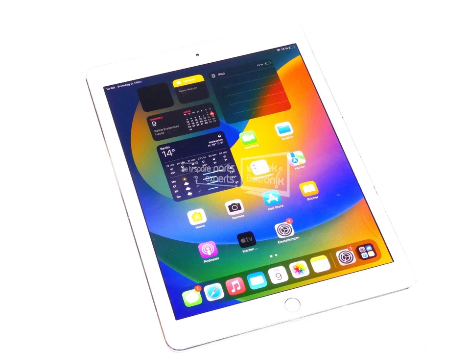 Apple iPad Pro (1. Gen) A1673 9,7" Retina Display 128GB Wifi weiß gold entsperrt - Bild 1 von 3