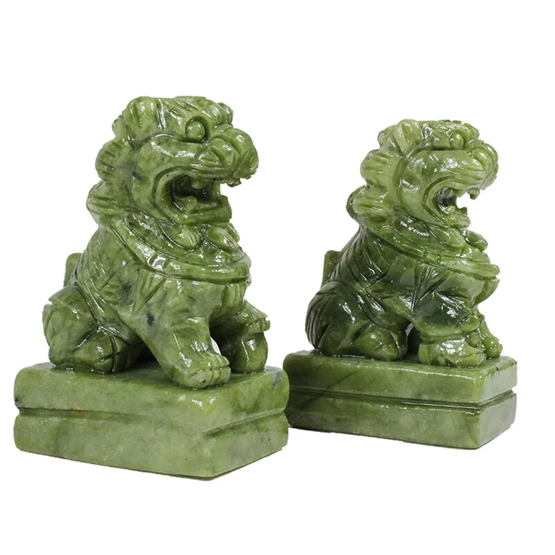 China Estatuas de jade verde natural talladas a mano Foo perro guardián león decoración Foto 1 de 4