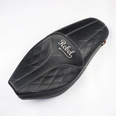 Black Seat Cushion With White Rebel Embroidery FOR HONDA REBEL CMX1100 21-24 Foto 1 de 4