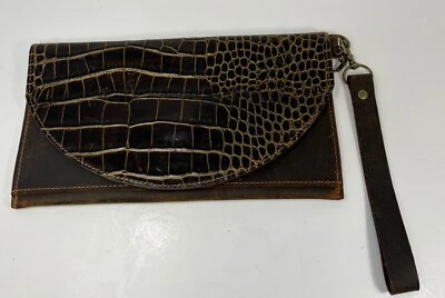 Leather Wristlet Envelope Wallet Alligator Flap Preowned  - Image 1 of 4