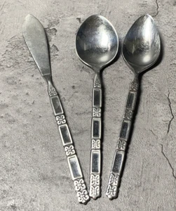 Vintage Oneida Stainless Community MADRID Spoons, and Butter Knife (lot of 3) - Picture 1 of 11