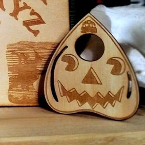 Holzplanchette - Halloween Jack O Laterne Design - handgefertigt - Bild 1 von 6