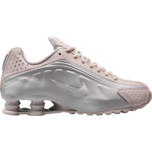 Nike Shox R4 Barely Rose Metallic Platinum (Women's) - Foto 1 di 9