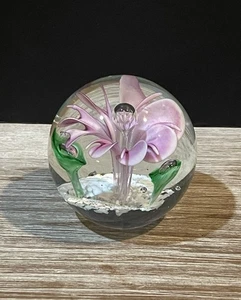 Flower Art Glass Paperweight Controlled Bubbles Murano Style Glass Small - Picture 1 of 16