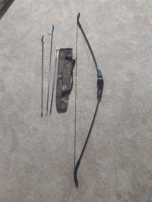 Arco y flecha para principiantes, tres flechas diferentes para practicar con Foto 1 de 3