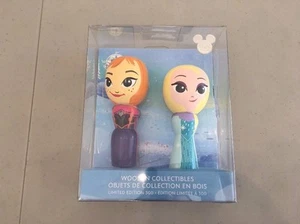 DISNEY D23 Expo 2017 Exclusivo FROZEN Anna Elsa Muñecas de madera coleccionables LE 300 - Imagen 1 de 9