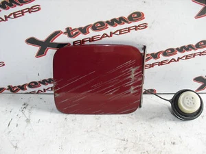 NISSAN JUKE 2010-2014 FUEL FILLER FLAP CAP LID COVER RED - XBFF0099 - Picture 1 of 2