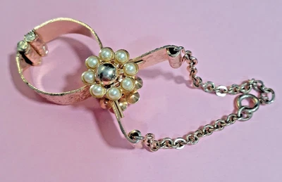 De colección Guante Porta Bufanda Clip Imitación Perla Estrás Tono Dorado Grabado Lados Foto 1 de 4