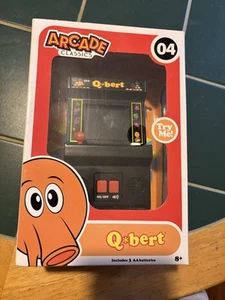 Arcade Classics Mini Arcade Qbert - Picture 1 of 4