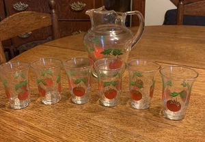 Vintage Glass Juice Pitcher Red Tomato MCM Clean With 6 Matching Glasses - Picture 1 of 6