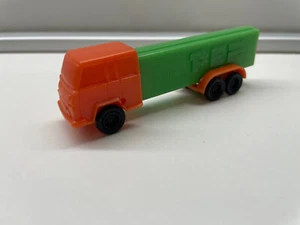 Camión PEZ C1 de colección, sin pies, 3,9 Austria, naranja y verde - Imagen 1 de 15