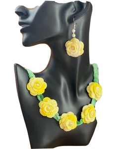 Women's Crochet Necklace & Earring Set For Sale - Picture 1 of 1