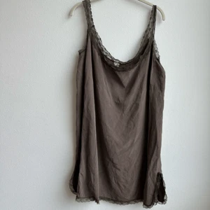 DOSA 100% Silk Brown Tier Lace Trim Spaghetti Strap Slip Dress Size 3 / Large - Picture 1 of 5