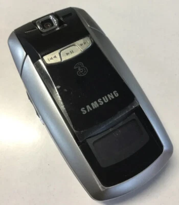 Samsung P910 (Unlocked) TV Tuner Rotating Screen Flip Phone - Collectors Unit - Image 1 of 4