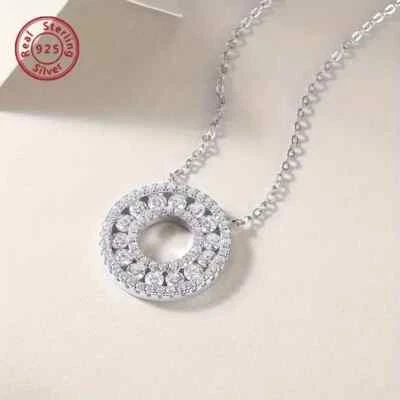 Collar colgante circular de plata de ley 925 para mujer diamante redondo creado en laboratorio Foto 1 de 4