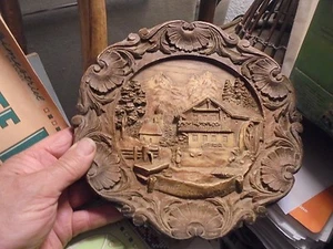 Ancienne Assiette Souvenir Voyage Chalet Suisse GRUSS AUS DEN BURGEN : Résine - Picture 1 of 3