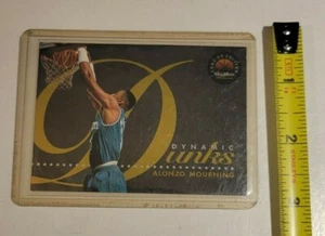 Alonzo Mourning NBA SkyBox Dynamic Dunks 1994 Collectable Basketball Card - Picture 1 of 2