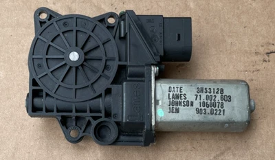 2009-2011 BMW  335i Window Motor Rear LH - OEM 1060078 - Image 1 of 4