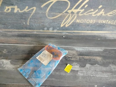 TO-R3528 - TRASPARENTE FRECCIA POST SX TYPHON-STORM NRG TRIOM PIAGGIO 50 498437 - Immagine 1 di 3