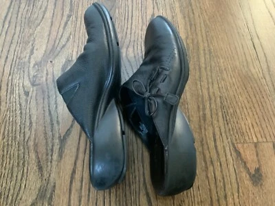 Mocasines Mula de Cuero Negro Talla 7.5 M Zuecos Zapatos Deslizables Cómodos Sandalias sin cordones Foto 1 de 4