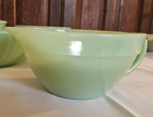 Vintage Fire King Jade-ite Oven Ware Mixing/Batter Bowl with Pour Spout - Picture 1 of 4