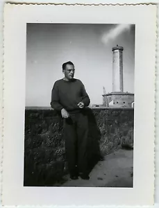 PHOTO ANCIENNE - HOMME PHARE PENMARCH BRETAGNE - MAN LIGHTHOUSE-Vintage Snapshot - Bild 1 von 1